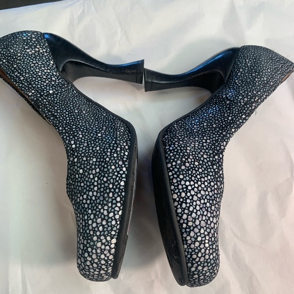 Stylish Black and White Women's Shoes perfect almost new - Picture 7 of 7